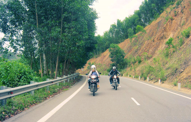 Đi Ninh Bình bằng xe máy sẽ thoải mái giờ giấc hơn